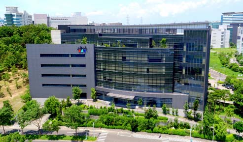 巨漢系統-■ 電氣設備工程 〝22.8KV供電，■ 設備容量 3000KVA〞■ 弱電設備工程■ 給排水設備工程■ 消防火警設備工程■ 保全監視設備工程01