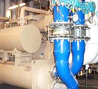 巨漢系統-■ 電氣設備工程 〝22.8KV供電，■ 設備容量 3000KVA〞■ 弱電設備工程■ 給排水設備工程■ 消防火警設備工程■ 保全監視設備工程03